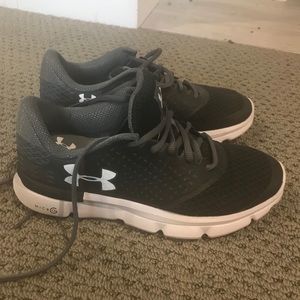 Under Armor sneakers Sz 7.5